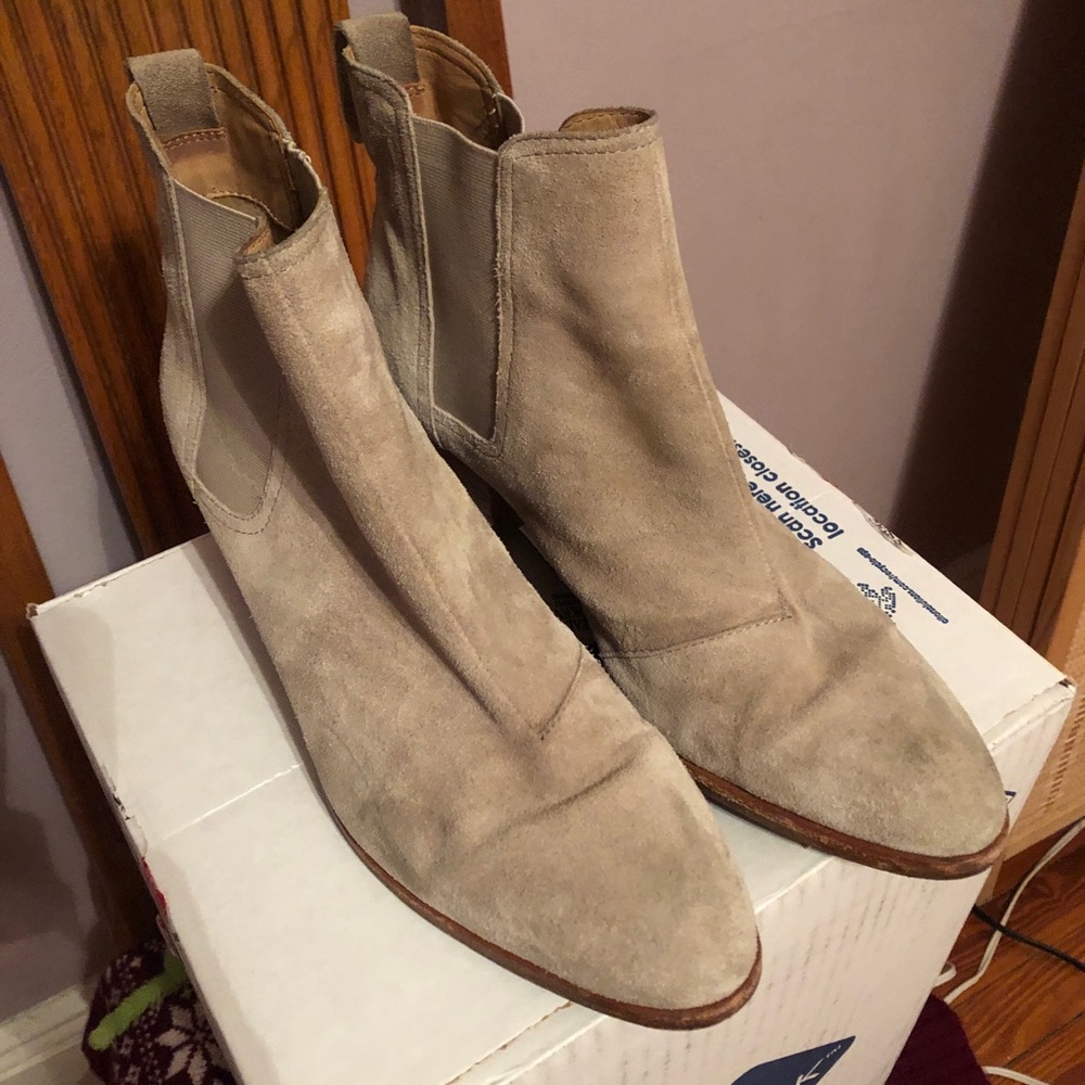 Rag & Bone Walker Chelsea ankle Boots Shoes Tan Suede Beige Nude sz 39.5 9